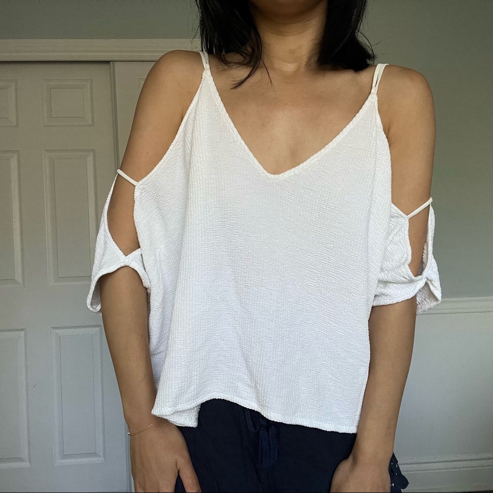 Oysho White Oversized Top. Women’s size Small
